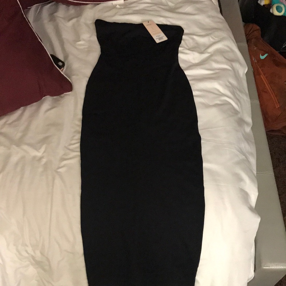 Black strapless seamless knit dress